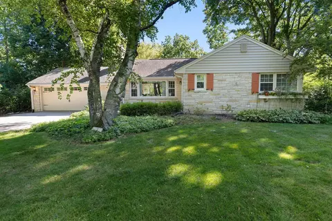 7722 N Boyd, Fox Point, WI 53217