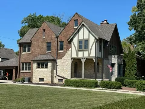 5009 N N Lk, Whitefish Bay, WI 53217