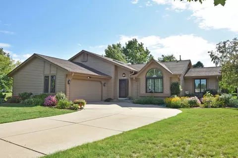 n105w16173 Brook Holw, Germantown, WI 53022
