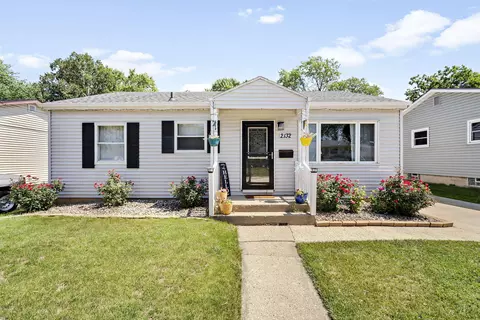 2132 S 99th, West Allis, WI 53227