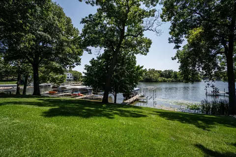 n55w34897 Lake, Oconomowoc, WI 53066