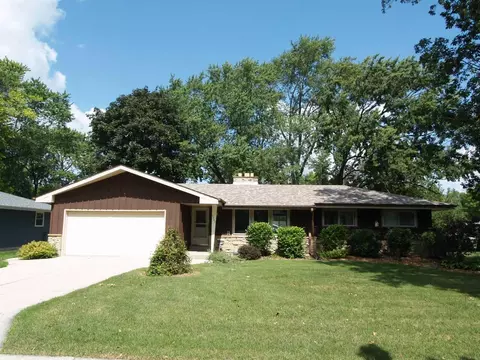5467 Olympia, Greendale, WI 53129