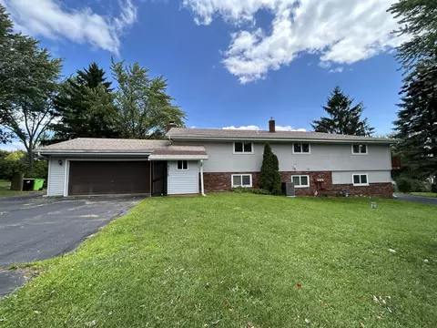 8315 Halverson, Waterford, WI 53185