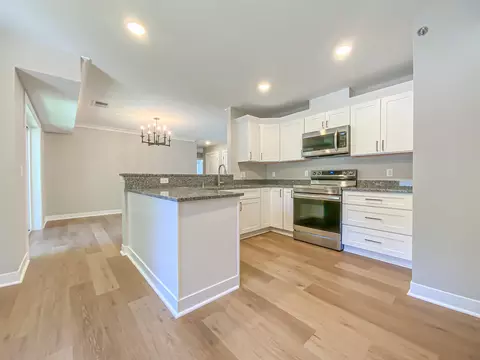 13320 W Bluemound #4, Elm Grove, WI 53122