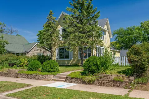 1322 Liberty, La Crosse, WI 54603