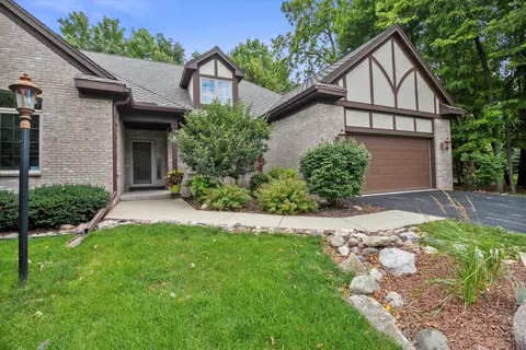 20985 Black Walnut, Brookfield, WI 53045