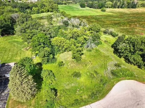 Lt1 Green Meadow, Genesee, WI 53188