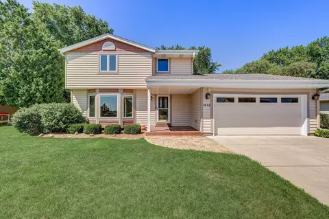 1412 N Lapham, Oconomowoc, WI 53066