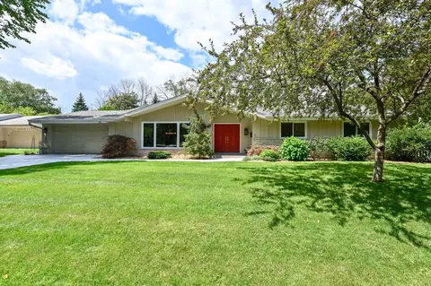 6855 N N Lk, Fox Point, WI 53217