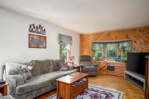 1537 S 100th, West Allis, WI 53214