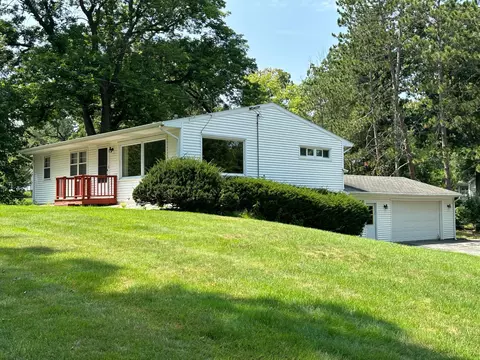 280 Pottawatomi, Fontana, WI 53125