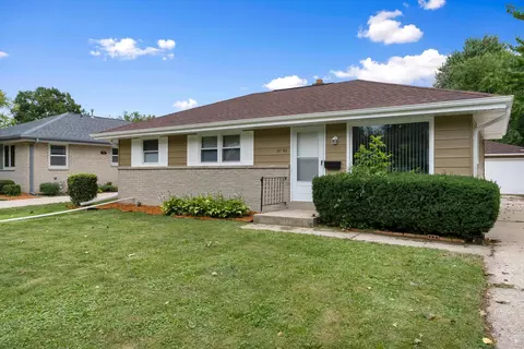 2752 S 99th, West Allis, WI 53227