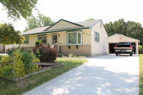 317 Acorn, West Bend, WI 53090