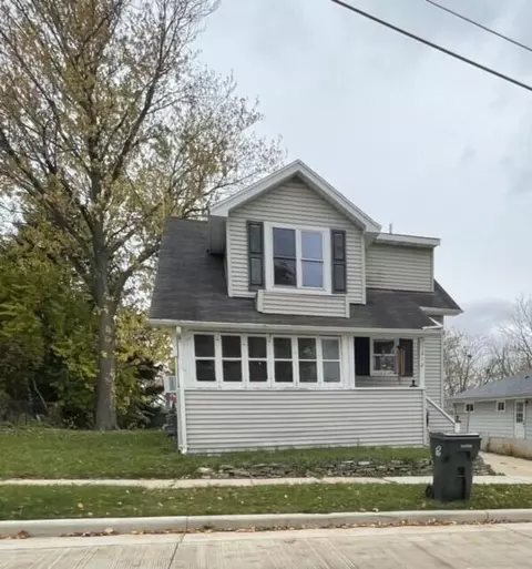 1010 Aurora, Waukesha, WI 53186