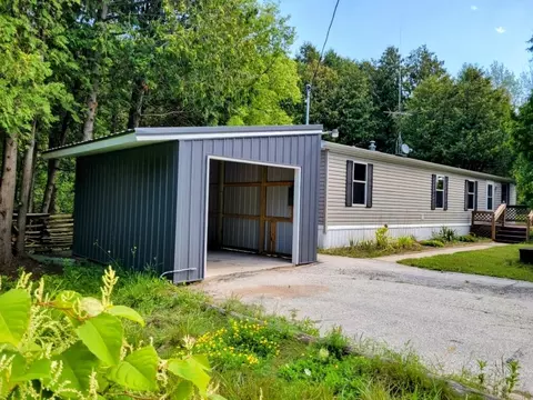 1414 Shoto, Kossuth, WI 54241