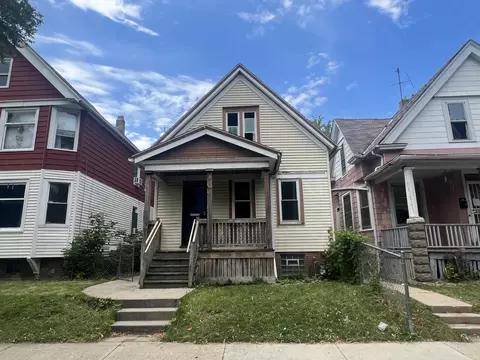 2947 N 21st, Milwaukee, WI 53206