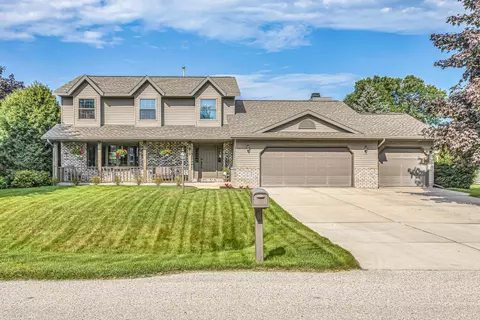 4480 Hunters Gln, Sheboygan, WI 53083