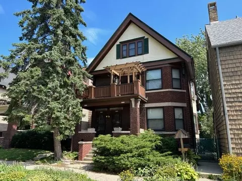 2306 N Weil #2308, Milwaukee, WI 53212