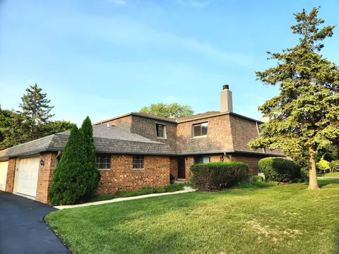 8177 S Forest Hls, Franklin, WI 53132