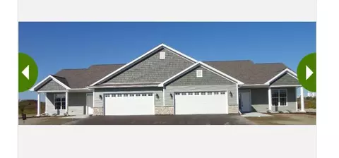 838 Stonecrop #B 10, Hartford, WI 53027