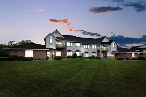 827 Cheyenne #C, Grafton, WI 53024