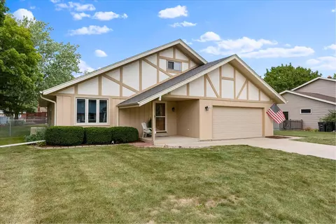 15410 W Glenora, New Berlin, WI 53151
