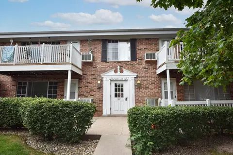 157 Linden #6, Thiensville, WI 53092