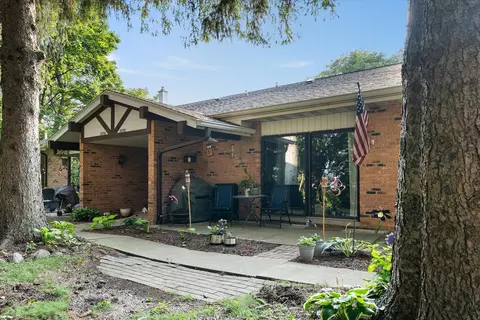 w53n158 Garfield, Cedarburg, WI 53012