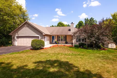 n4886 North Helenville Road, Jefferson, WI 53137