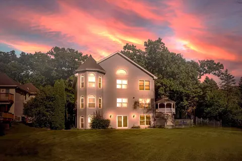 3159 E Lake Shr, Twin Lakes, WI 53181