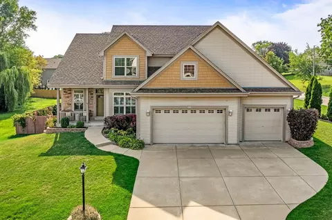 9409 S Southwood, Franklin, WI 53132