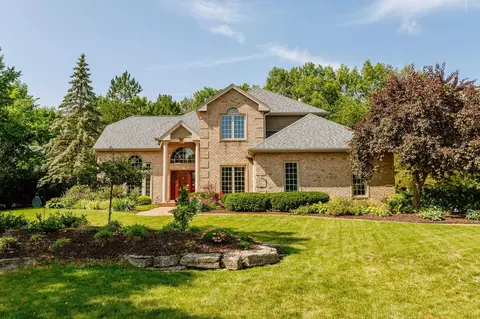2245 S Foxglove, New Berlin, WI 53151