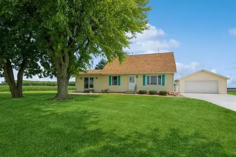 n10454 County Road V, Leroy, WI 53050