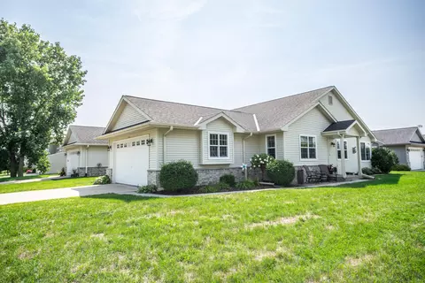 1603 Redwood, West Bend, WI 53095