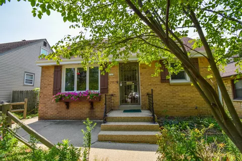 7725 W Keefe, Milwaukee, WI 53222