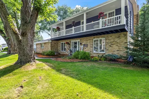 1030 Keats, Oconomowoc, WI 53066