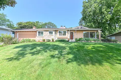 2120 W Skyline, Glendale, WI 53209