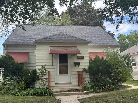 4512 N 74th, Milwaukee, WI 53218