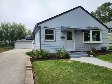 3747 E Waterford, Saint Francis, WI 53235