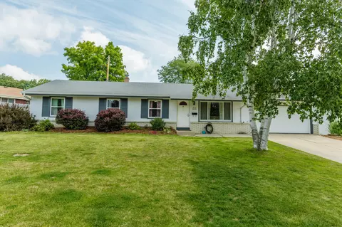 w176n9148 Roosevelt, Menomonee Falls, WI 53051