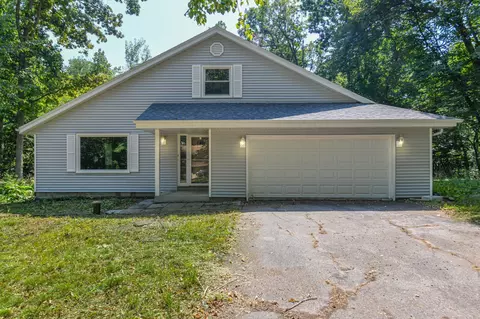 w5721 Nine Indian Trail, Sugar Creek, WI 53121