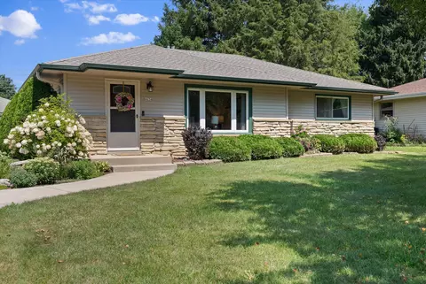 4634 W Calumet, Brown Deer, WI 53223