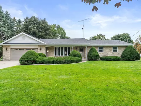 1820 Viebahn, Manitowoc, WI 54220