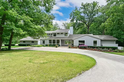1325 W Dean, River Hills, WI 53217