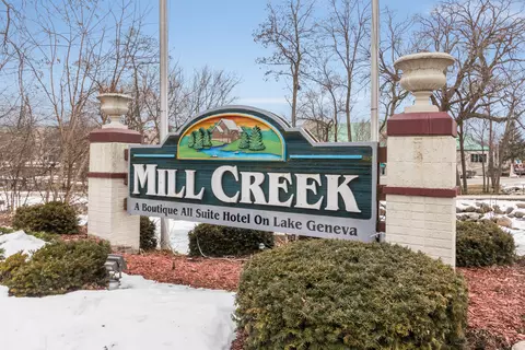 123 Center #102, Lake Geneva, WI 53147