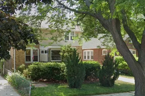 903 74th, Kenosha, WI 53143