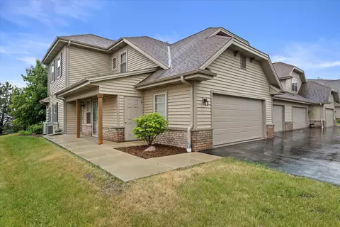 1722 New Port Vis, Grafton, WI 53024