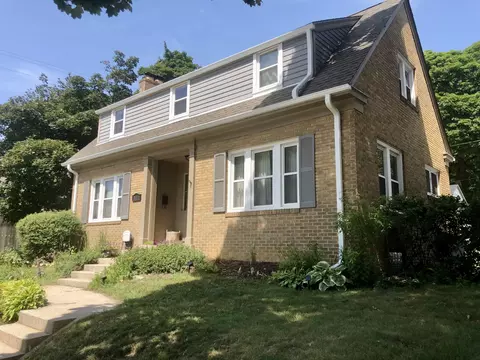 7112 W Lloyd, Wauwatosa, WI 53213