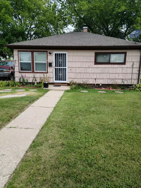 6012 W Carmen, Milwaukee, WI 53218