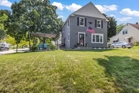 9005 W Montana, West Allis, WI 53227